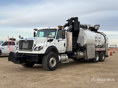 Vactor HXX2112 on 2013 International 7600 WorkStar 6x4 Vacuum Excavator Truck