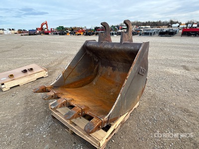 CWS 48 in Digging Excavator Bucket