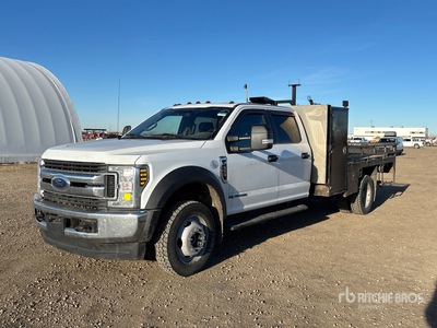 2018 Ford F-450 XLT 4x4 Crew Cab Flatbed Truck