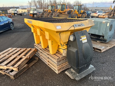 Titan Slide-In Salzstreuer