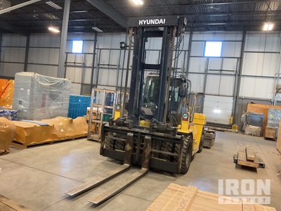 2016 Hyundai 160D-E9 36000 lb Pneumatic Tire Forklift (Inoperable)