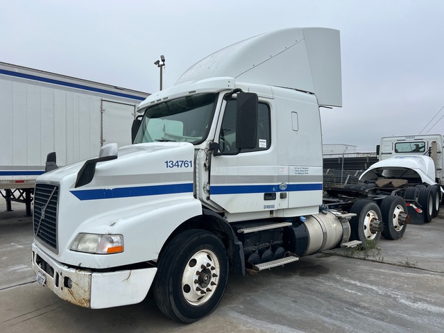 2016 Volvo VNM 6x4 T/A Sleeper Truck Tractor (Inoperable)