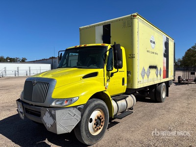 2007 International 4300 SBA 4x2 Van Truck