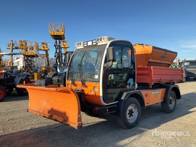 2004 Ausa M250DH X4 4x4 Snow Plow Truck