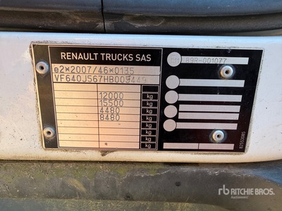 2017 Renault D12.240 4x2 Portavheiculos