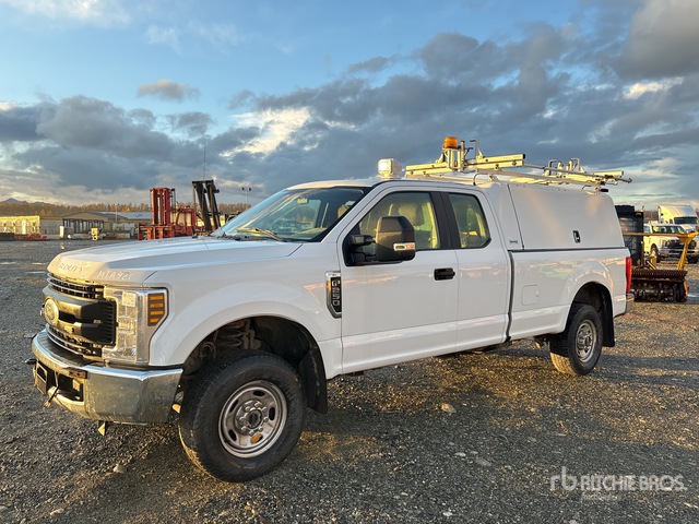 1FT7X2B68KEE54803 Ford F-250 Photo 1
