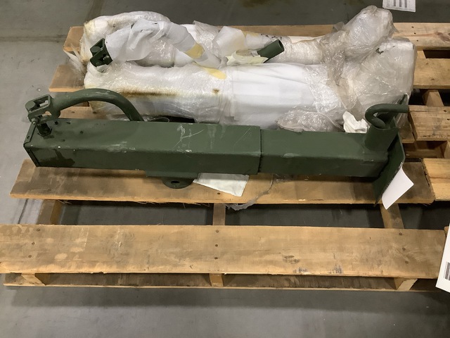 (3) Consolidated Trailers 182800 Retractable Trailer Supports