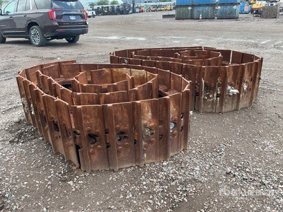 Quantity of (4) Cat D11T Tracks