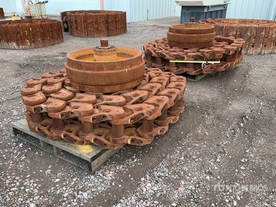 Quantity of (2) Cat D11T Rails