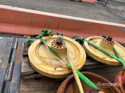 Quantity of (2) Cat D8T Idlers