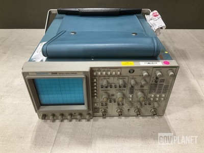 (7) Tektronix 22246 Oscilloscopes