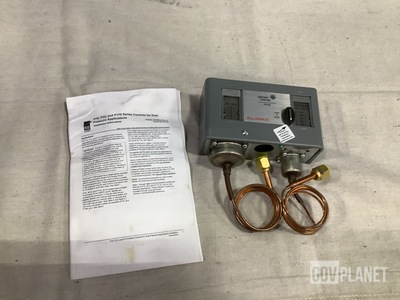 (20) Johnson Controls P70MA Dual Pressure Controls