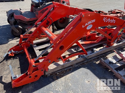 Kubota LA805 Front Loader Attachment