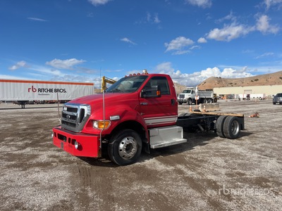 2015 Ford F-650 4x2 Cab and Chassis