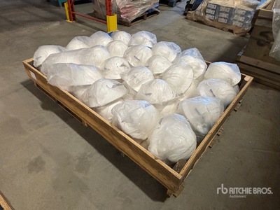 Quantity of (46) White Hard Hats Divers - Magasin, entrepôt, consommateur (Unused)