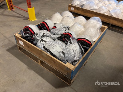 Quantity of (30) White Hard Hats Divers - Magasin, entrepôt, consommateur (Unused)