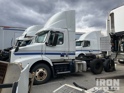 2016 Volvo VNR64T 6x4 تراكتور شاحنة نهارية (ثنائية المحور) (Inoperable)