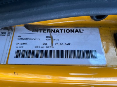 2019 International 4300 4x2 Furgoneta caja cerrada