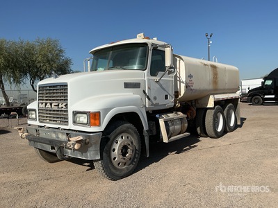 2012 Mack CHU613 4000 gal 6x4 散水車