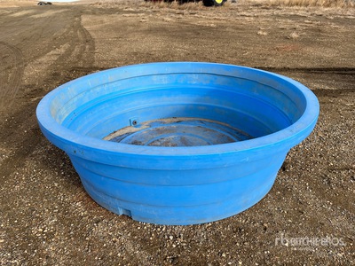 7 ft Poly Water Trough