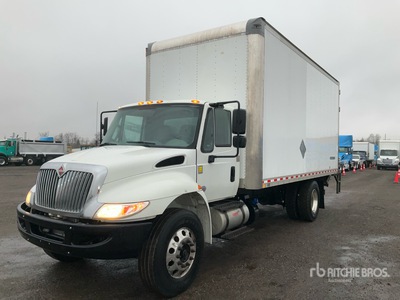 2019 International 4300 SBA 4x2 Van Truck
