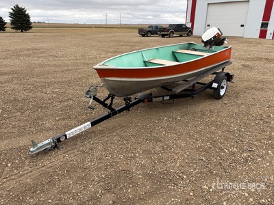 Lund N12 12 ft Fishing Boat