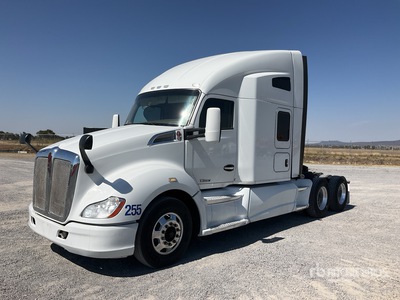 2016 Kenworth T680 6x4 Tractocamion con Dormitorio / Tracteur Routier Couchette