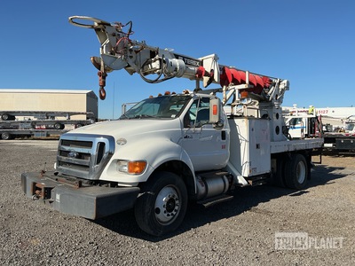 2015 Terex on 2015 Ford F750 4x2 Camion excavadora