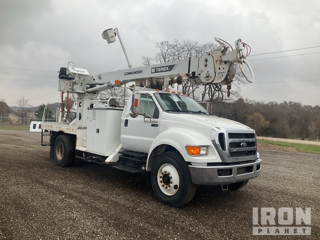 2015 Commander C4047 on 2015 Ford F750 XL 4x2 Digger Derrick Truck in ...