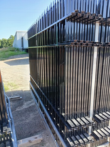 22 section's of fencing 7'H x 10'L