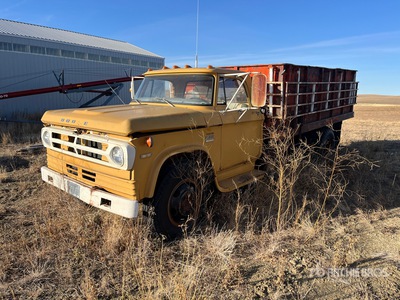 Dodge 600 4x2 Grain Truck (Inoperable)
