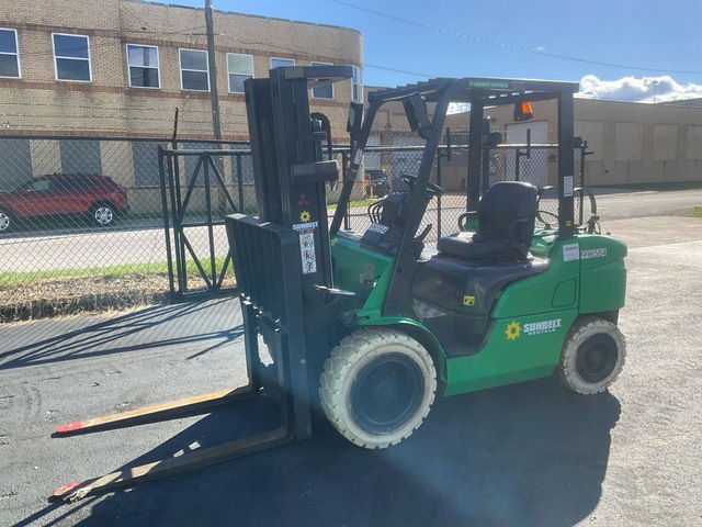 2017 Mitsubishi FG30N 5500 lb Pneumatic Tire Forklift (Inoperable) 2017 Mitsubishi FG30N 5500 lb Pneumatic Tire Forklift (Inoperable)