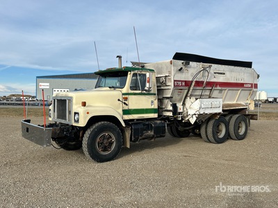 1992 International 2554 6x4 Feed Truck