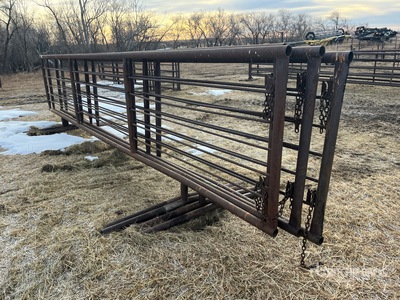 Quantity of (4) 24 ft x 5 ft Free Standing Viehzuchtgremium