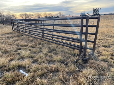 Quantity of (3) 30 ft x 5 ft Free Standing Viehzuchtgremium