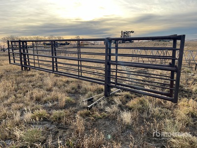 Quantity of (2) 24 ft x 5 ft 5 in Free Standing Viehzuchtgremium