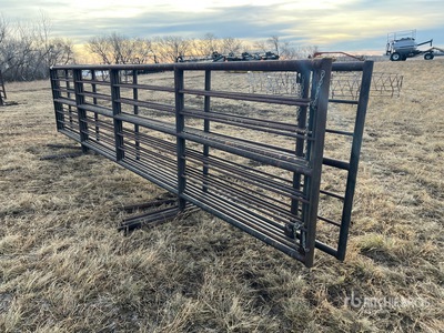 Quantity of (5) 24 ft x 5 ft 5 in Free Standing Viehzuchtgremium