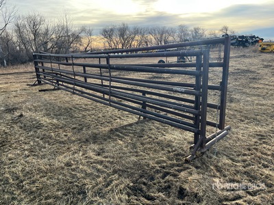 Quantity of (3) 30 ft x 5 ft Free Standing Viehzuchtgremium