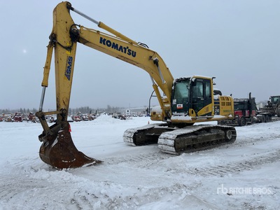 2013 Komatsu PC210LC-10 油圧ショベル
