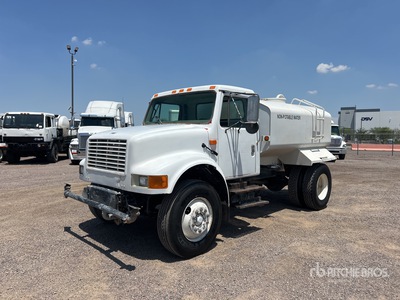 1997 International 4700 1800 gal 4x2 Water Truck