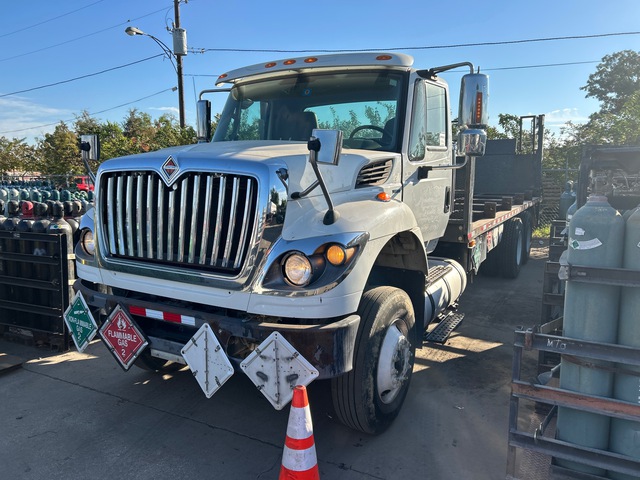 2011 International 7400 6x4 Cylinder Pallet Flatbed Truck 2011 International 7400 6x4 Cylinder Pallet Flatbed Truck