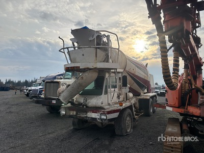 Oshkosh 6x6 Front Discharge Mixer Truck (Inoperable)