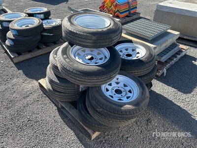 Quantity of 185R14 & 155R13 Tyres & Räder