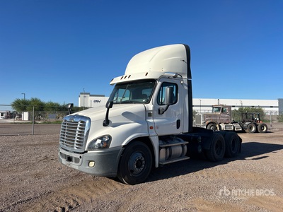 2015 Freightliner Cascadia 125 6x4 T/A Day Cab Truck Tractor