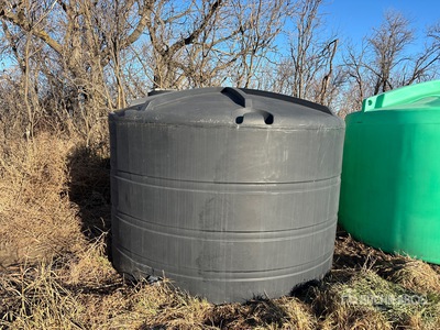 1000 gal Poly Water Tank
