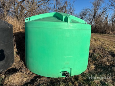 1650 gal Poly Water Tank