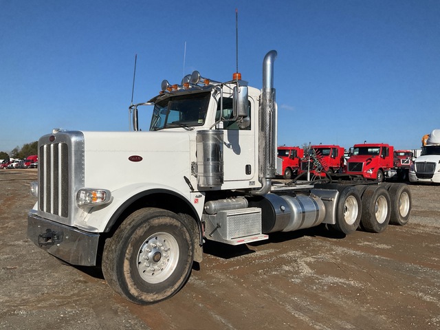 2018 Peterbilt 389 8x4 Heavy Haul Tri/A Day Cab Truck Tractor
