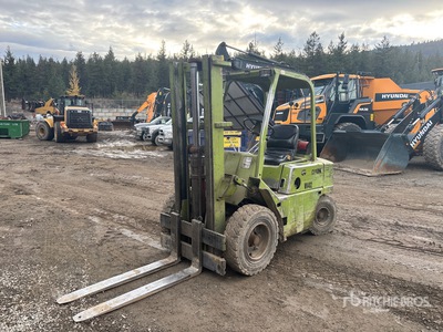 Clark C500Y40 4000 lb Pneumatic Tire Forklift (Inoperable)