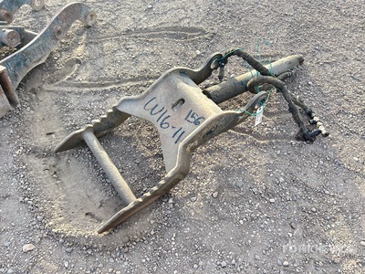 18 in Hydraulic Excavator Thumb - Fits Cat 305.5