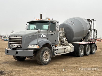 2009 Mack GU814 8x6 Camion malaxeur